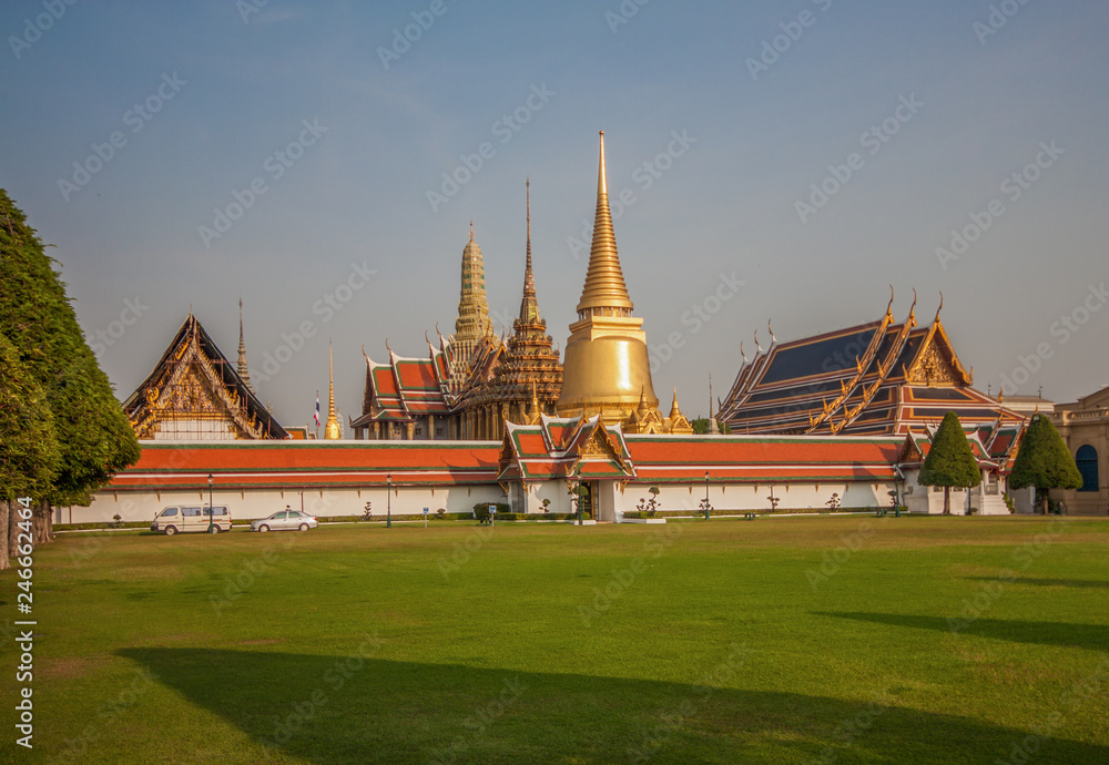 Naklejka premium Bangkok, Thailand - the Grand Palace is a complex of buildings at the heart of Bangkok, composed by dozens of temples and buildings