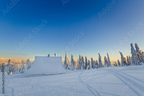 Fototapeta Naklejka Na Ścianę i Meble -  Winter trekking Beskidy mountains Rysianka