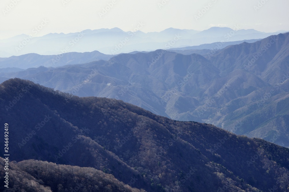 鷹ノ巣山から丹沢遠望と槇寄山 鷹ノ巣山から丹沢遠望と槇寄山