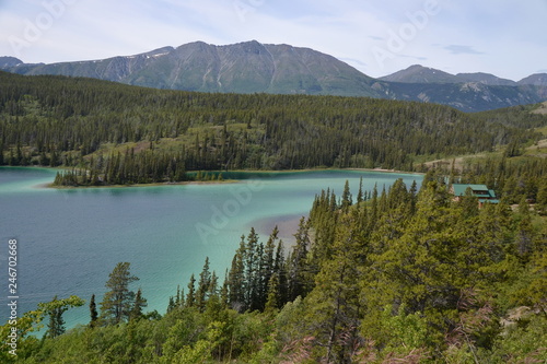 Fototapeta Naklejka Na Ścianę i Meble -  Emerald Lake Yukon