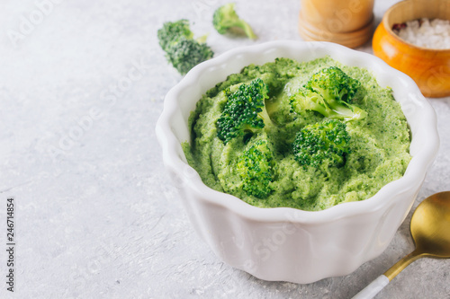 broccoli puree in a white bowl photo