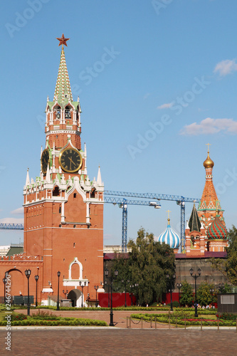 Fototapeta Naklejka Na Ścianę i Meble -  Spasskaya tower, Moscow Kremlin	