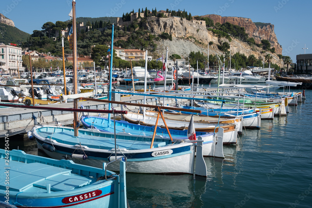 Obraz premium Boats moored in the marina at Cassis, southern France