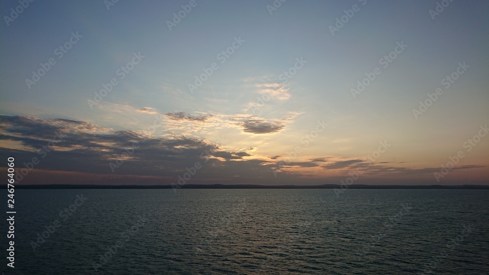 Naklejka premium Sky