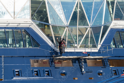 Mein Schiff 2 in Kiel am Ostseekai zur Endmonage für die Übergabe an den Reeder am 22.01.2019