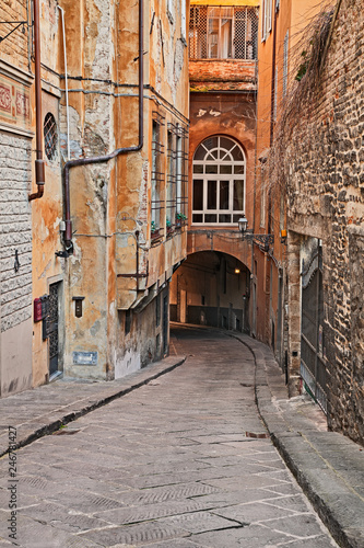 Florence, Tuscany, Italy: alley in the old town