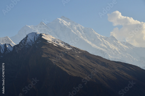 パキスタンのフンザ カリマバードから見た絶景 美しいラカポシ峰