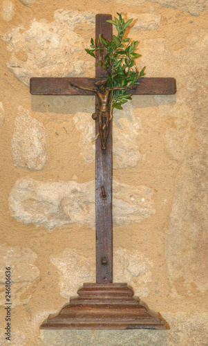 Crucifix à Tursac, Dordogne, France photo