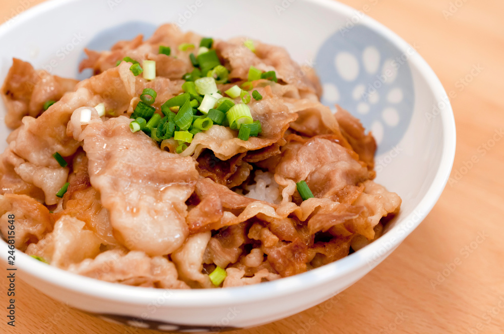 Fototapeta premium 豚バラ丼