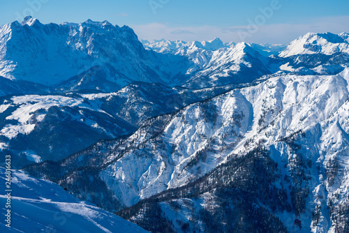 Winterlandschaft rund um die Steinplatte in Tirol © lexpixelart