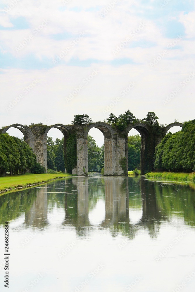 Fototapeta premium aqueduct, Maintenon, river, water, architecture, old, landscape, stone, ancient, france, arch, nature, roman, landmark, historic, reflection, history,