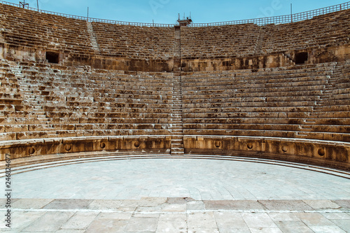 Schilderij op canvas the architecture of the Roman Ruins of Jerash in the north of Amann in Jordan in the middle east
