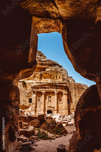 Hicking through Petra's Canyon and Mountains