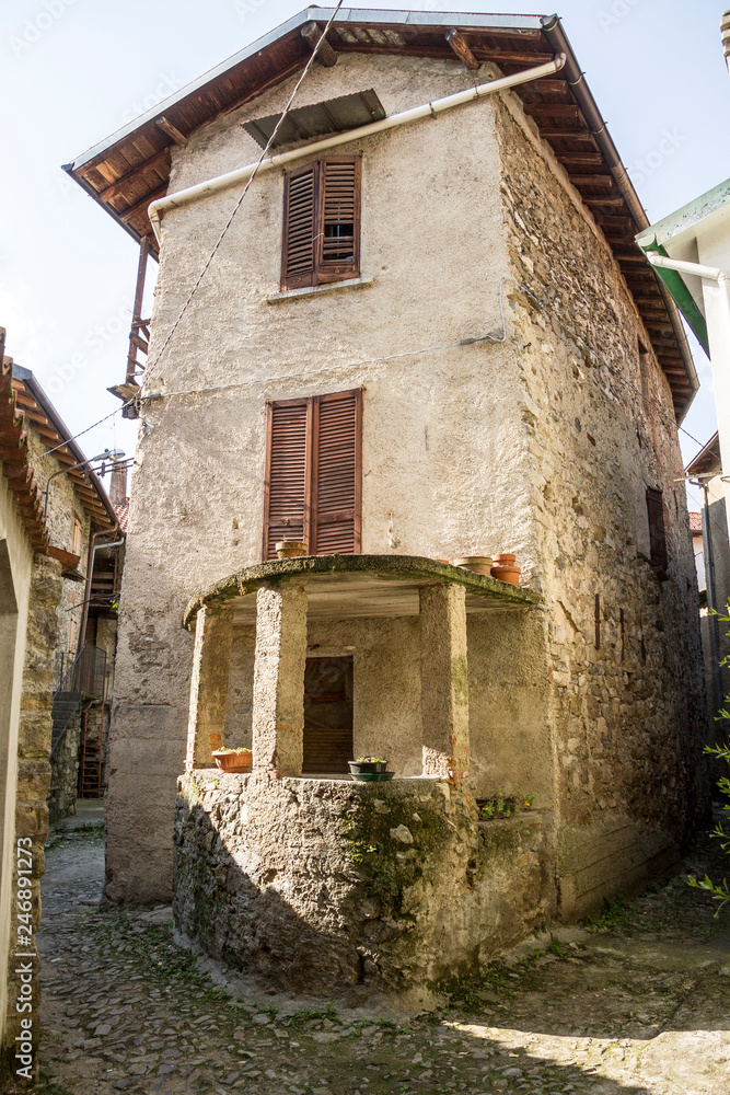 Abbadia Lariana (Lago di Como, Lombardia) Abbadia Lariana (Lago di Como, Lombardia)