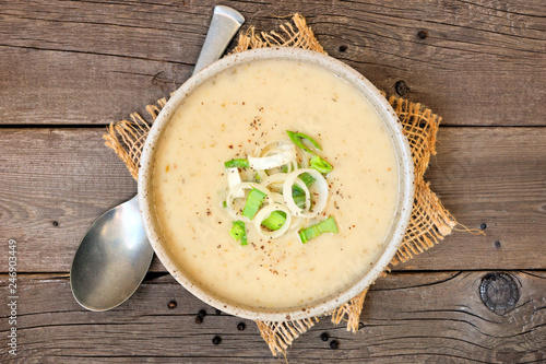 Schilderij op canvas Potato and leek soup