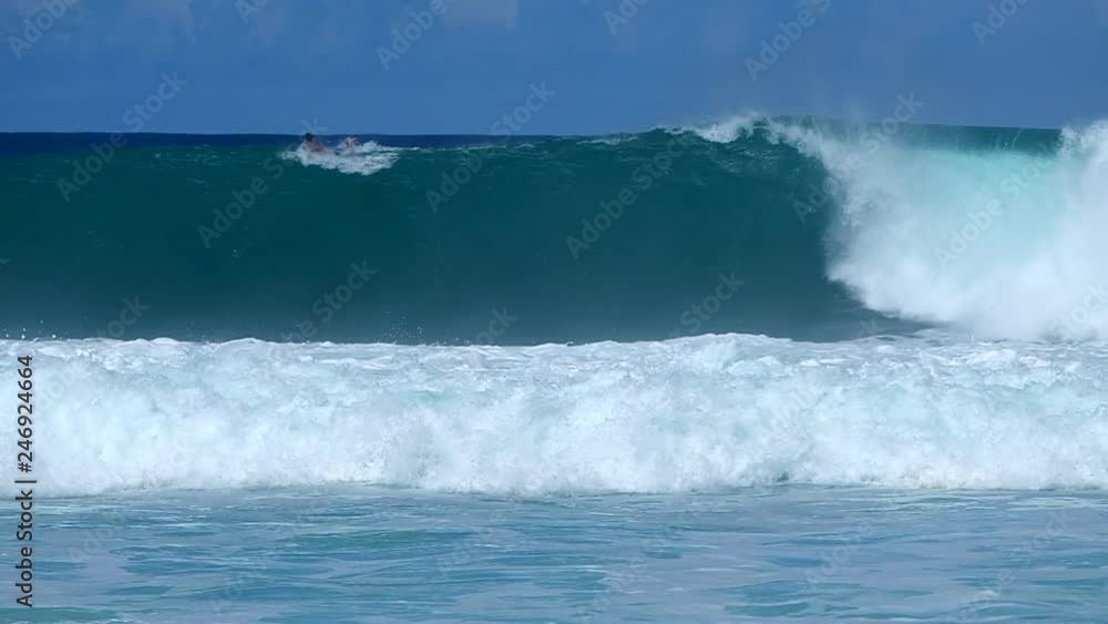 Powerful wave breaks on the North Shore of Oahu, Hawaii Powerful wave breaks on the North Shore of Oahu, Hawaii