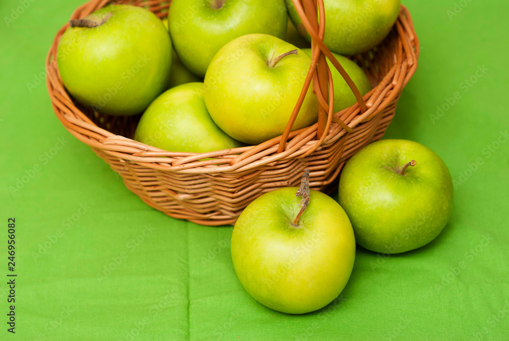 Green apples Green apples