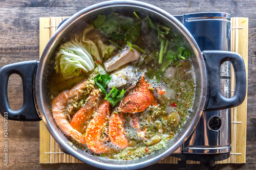 Seafood hot pot