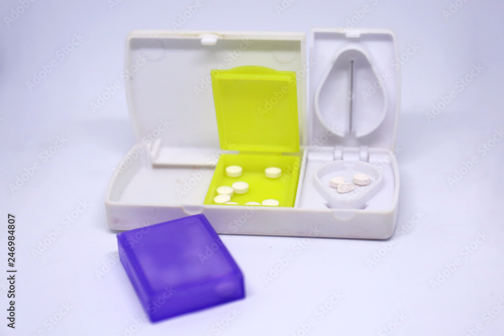 Obraz premium Pill Cut Box with Box Holder