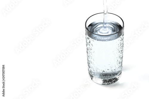 水が注がれるコップの3Dイラスト