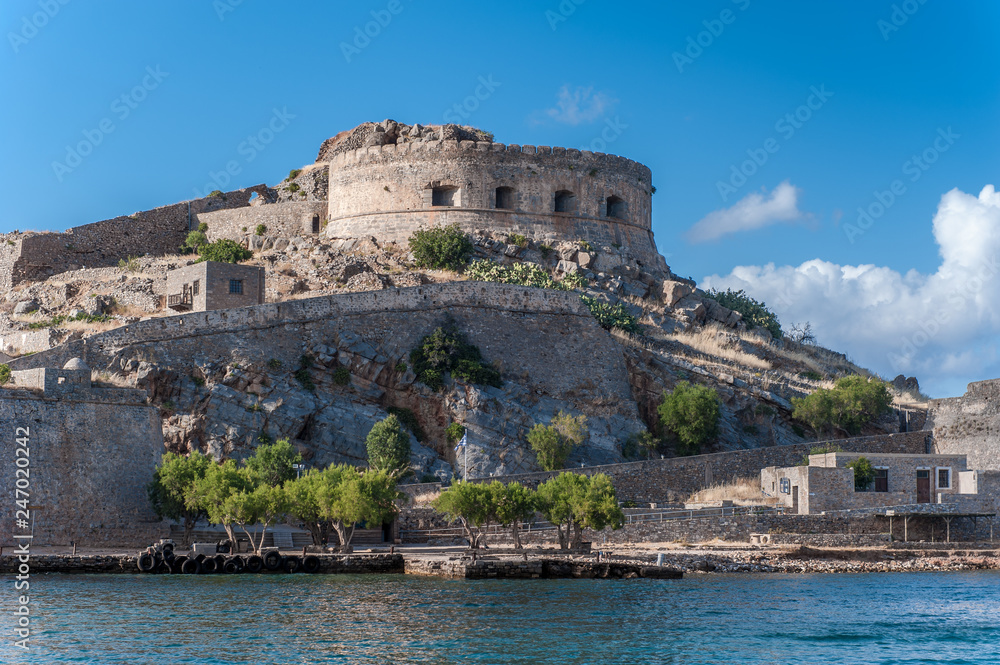 Ehemalige Festung auf der Insel Spinalonga auf Kreta Ehemalige Festung auf der Insel Spinalonga auf Kreta