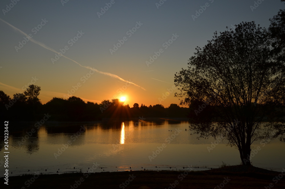 Naklejka premium Sonnenaufgang See