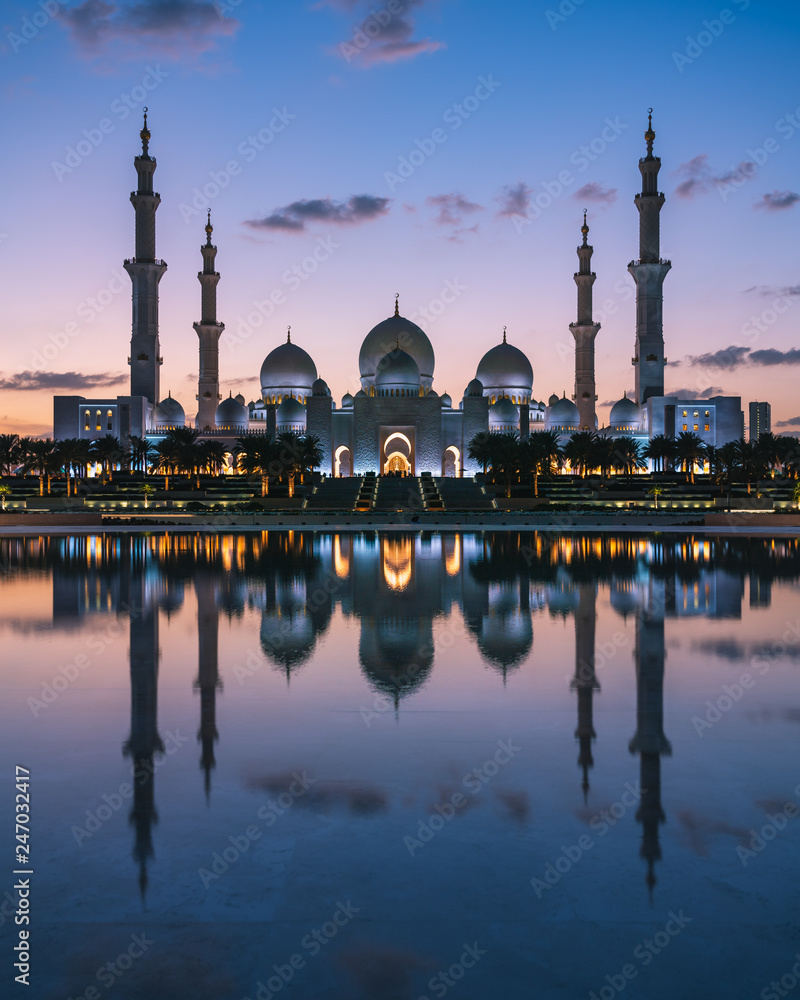 Fototapeta premium Abu dhabi grand mosque, United arabic emirates