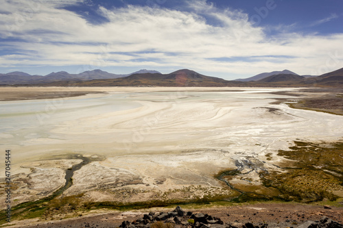 Laguna salada en desierto de Atacama Chile
