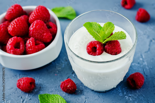 Greek yougurt with fresh raspberries and mint