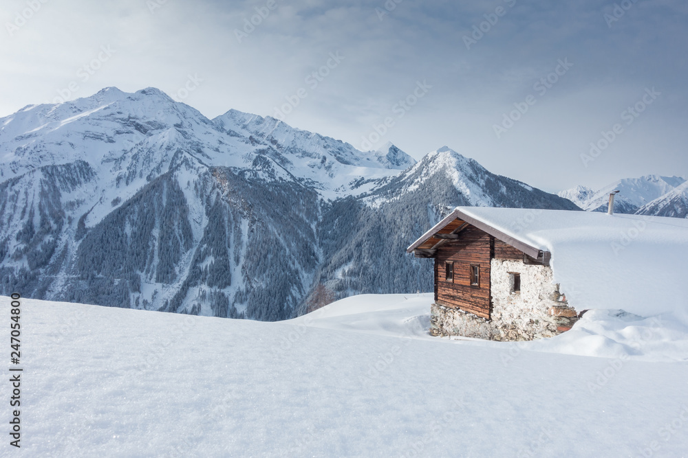 Schihütte in den Alpen im Zillertal