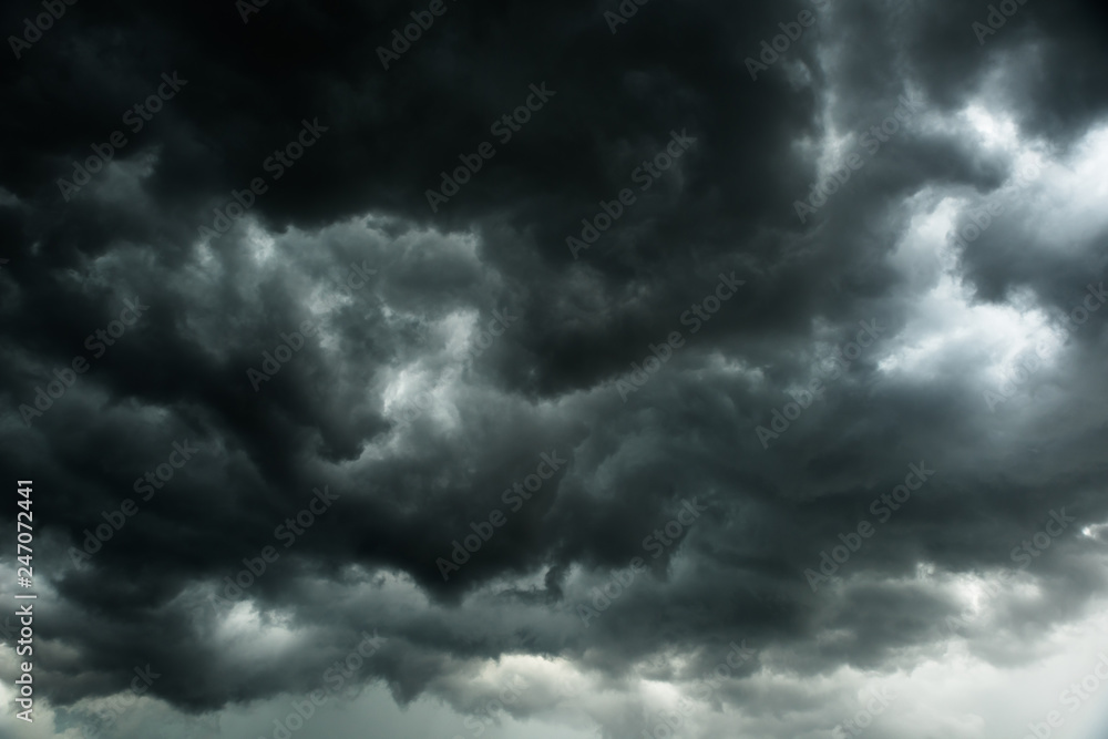 ♫I am the storm that is approaching Provoking black clouds in