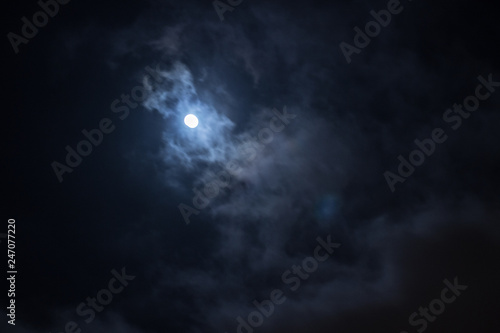 luna, nube y cielo