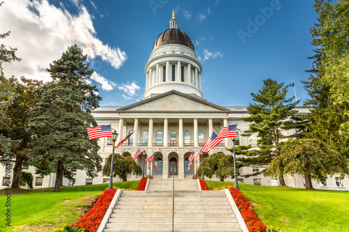 Obraz na płótnie Maine State House, in Augusta, on a sunny day. The building was completed in 1832, one year after Augusta became the capital of Maine w salonie