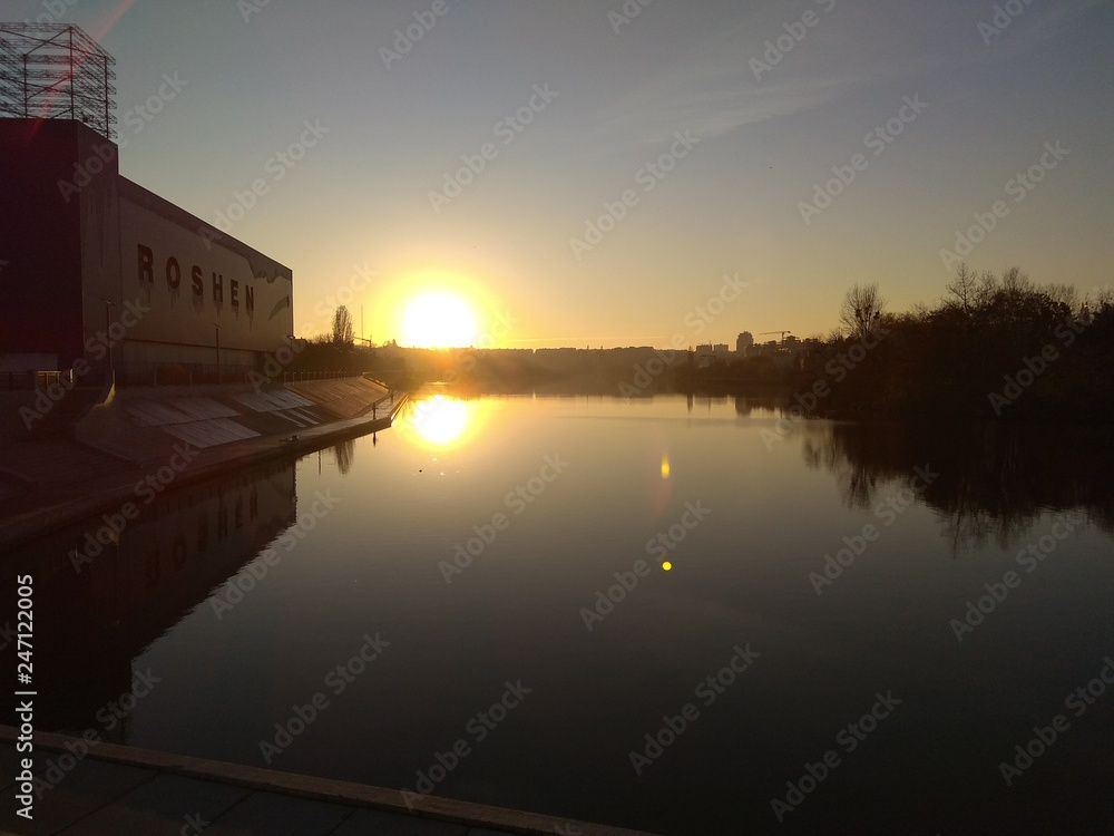 Naklejka premium Sunset