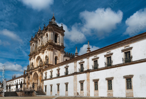 Iglesia barroca en Portugal © csbphoto