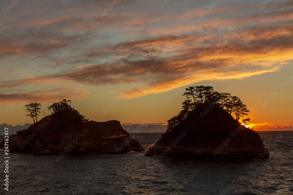 Fototapeta premium 西伊豆堂ヶ島の夕日と夕焼け