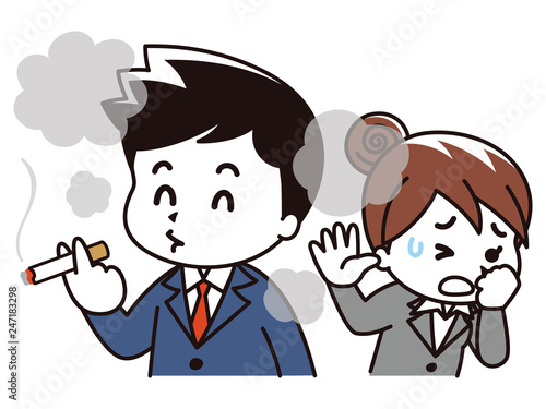タバコを吸うスーツの男性と嫌がる女性