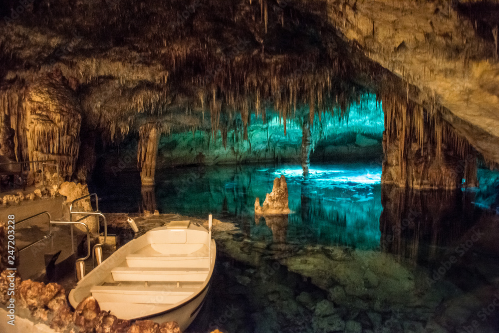 Foto De Famous Cave Cuevas Del Drach In Porto Christo Mallorca Dragon 
