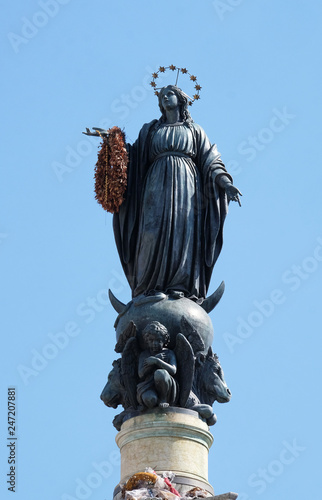 фотографія Column of the Immaculate Conception on Piazza Mignanelli in Rome, Italy