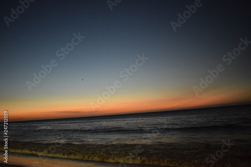 horizonte de atardecer en el mar