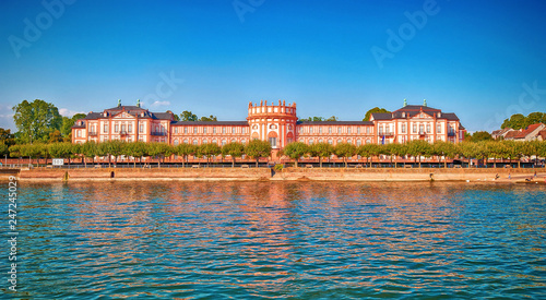 Schloss Biebrich in Landeshauptstadt Wiesbaden am Rhein, Hessen 