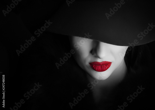 Wallpaper Mural Lady with a big  hat Torontodigital.ca