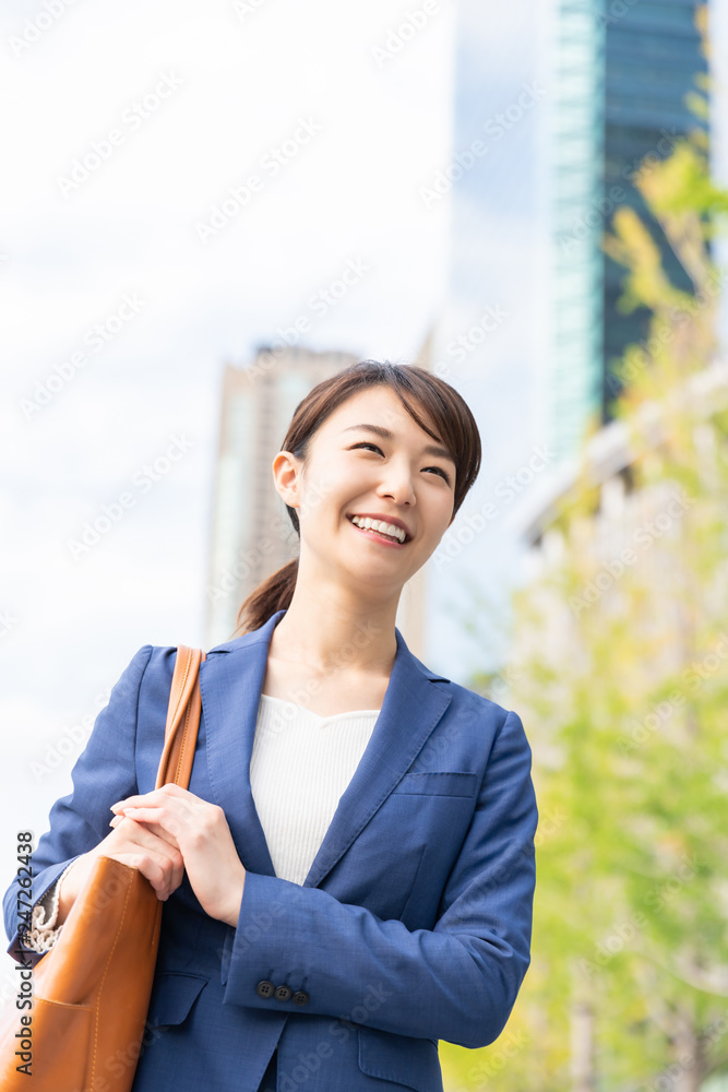 Fototapeta premium 笑顔の女性 ビジネス
