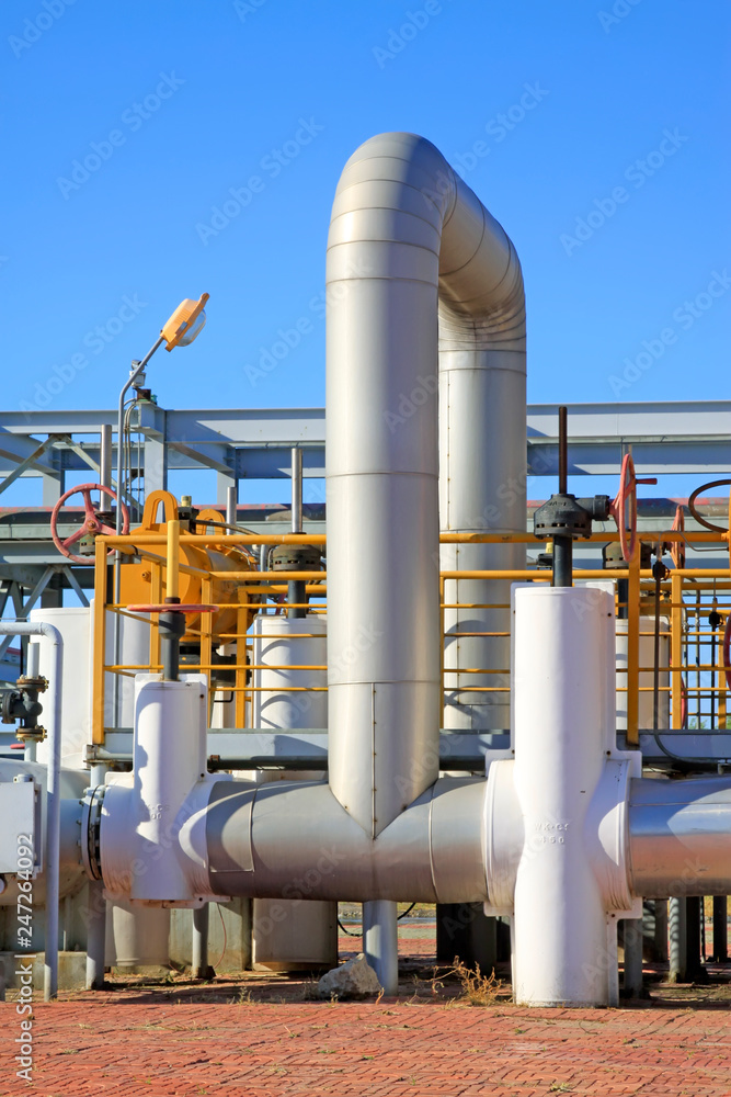 Refinery pipeline facilities