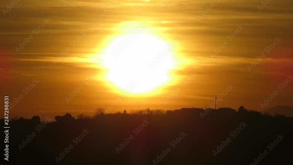 Tramonto collinare Tramonto collinare