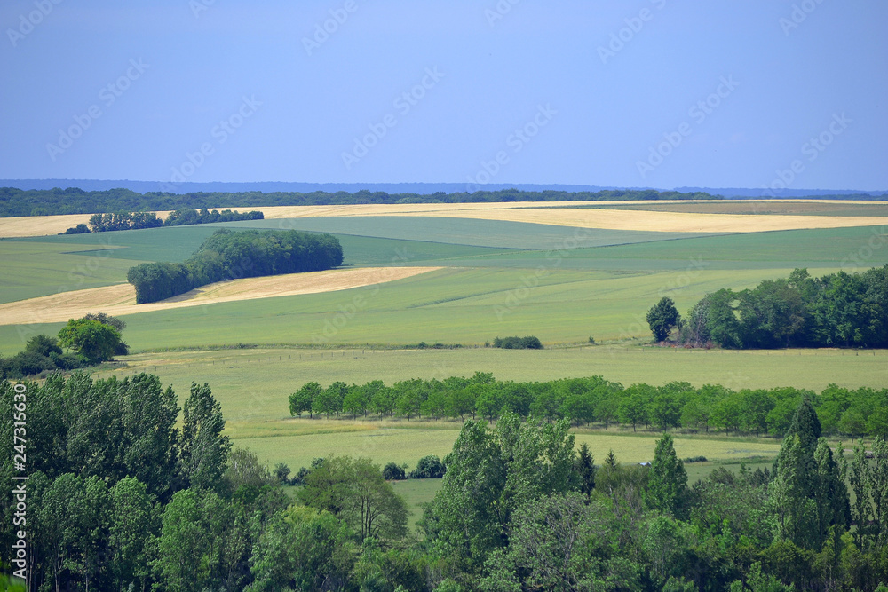 Paysage de la campagne agricole de Franche-Comté, Soing, Haute-Saône, France Paysage de la campagne agricole de Franche-Comté, Soing, Haute-Saône, France