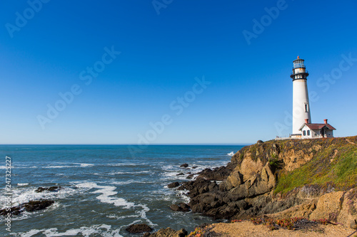 Faro en California