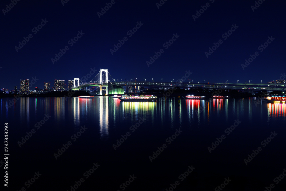 【東京の夜景】夜のレインボーブリッジ