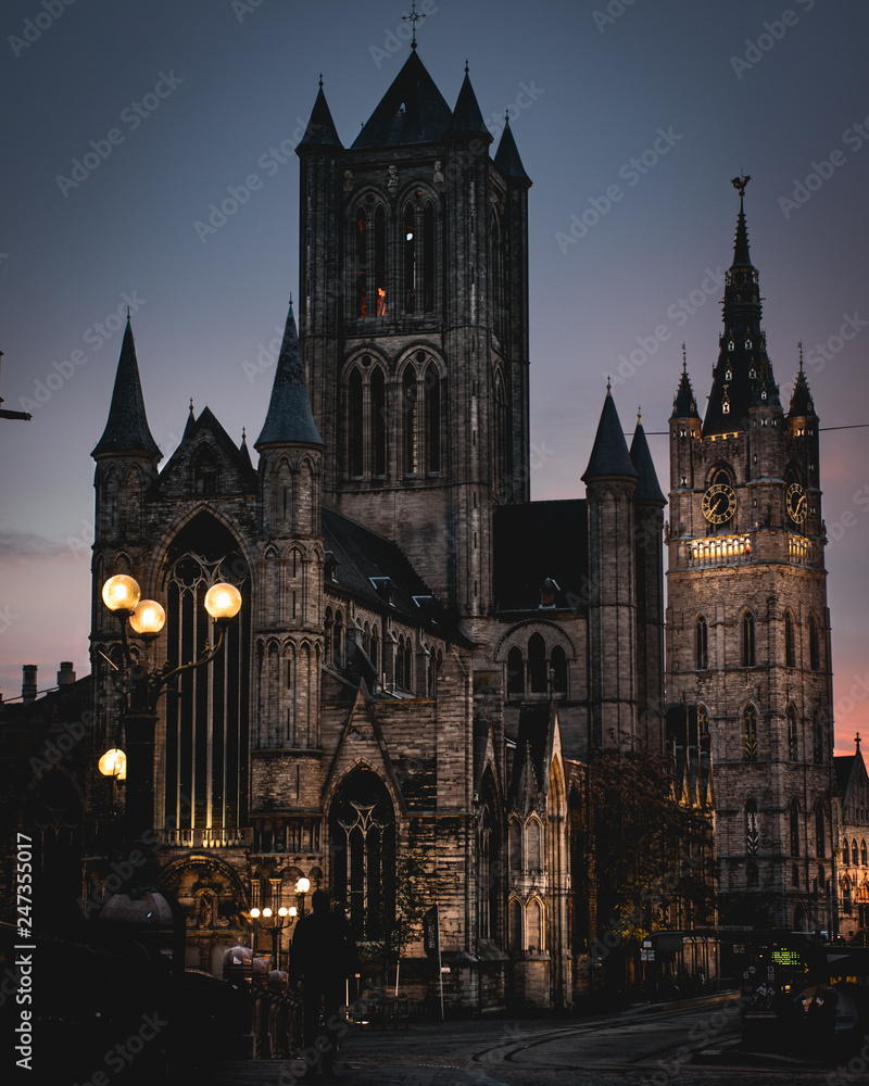 Kirchen in Gent (Dramatisch)