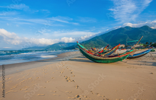 Photos Lang Co Bay, Vietnam - halfaway between Da Nang and Hue, the Lang Co Bay is one